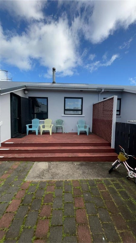 28 Breakwater Road, Moturoa, New Plymouth, Taranaki - Carousel 2