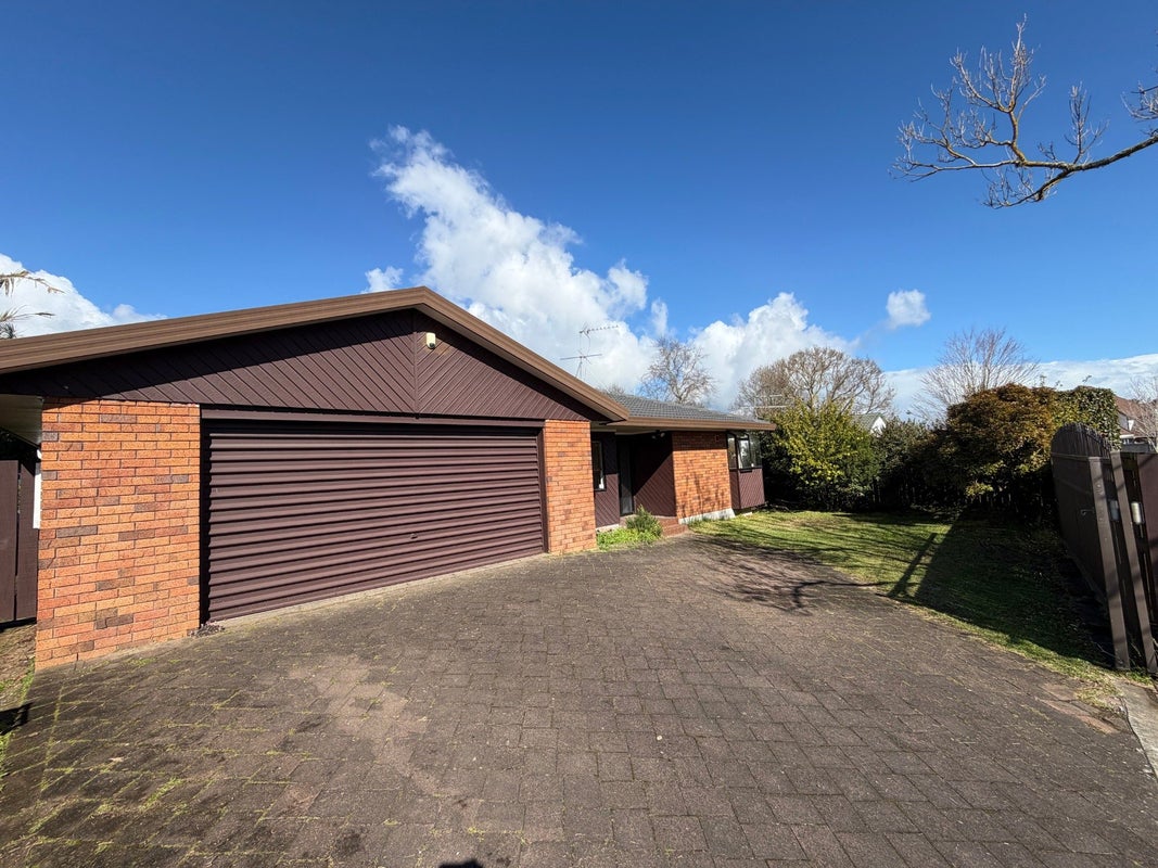 163 Walter Strevens Drive, Conifer Grove, Takanini - Carousel 1