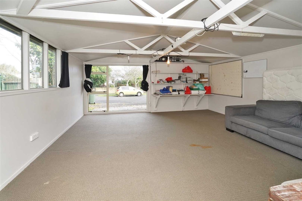 55 Berkley Avenue, Hillcrest, Hamilton - Carousel 17
