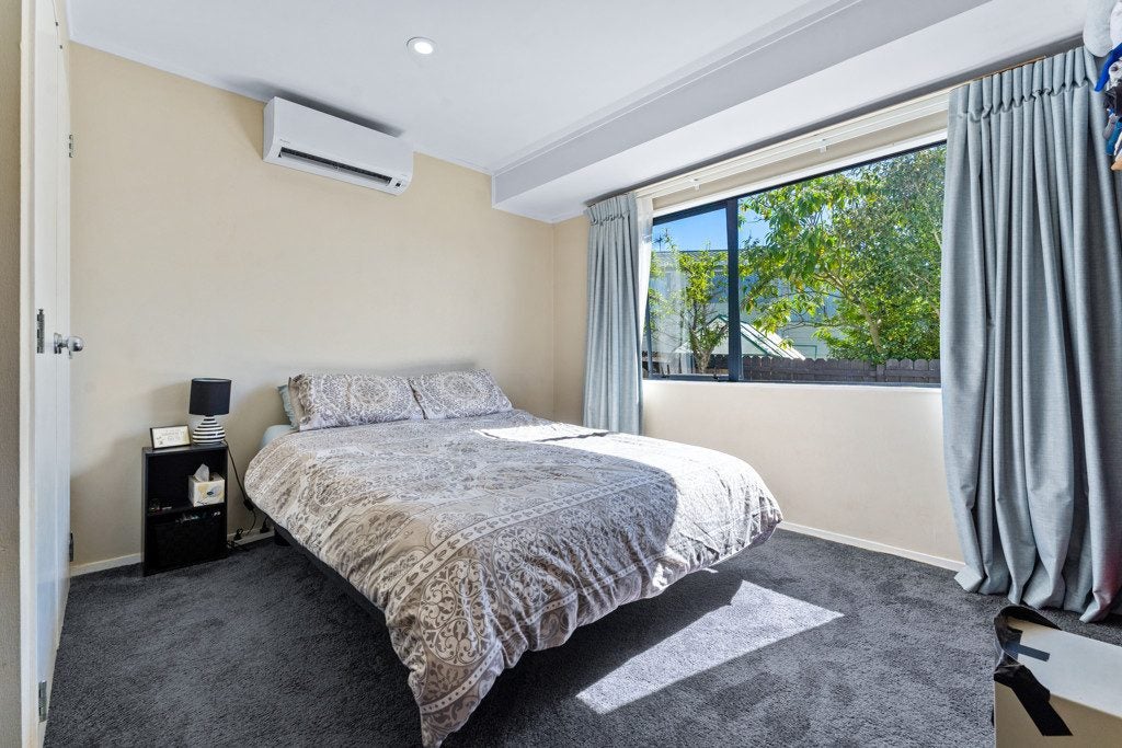 359 Glenfield Road, Glenfield, Auckland - Carousel 2