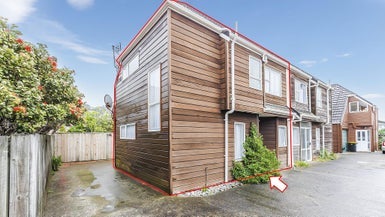 2/15 Apu Crescent, Lyall Bay, Wellington - Carousel 1