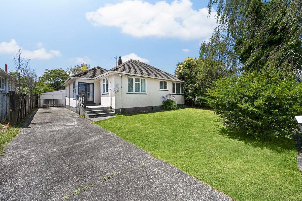 63 Paul Crescent, Fairfield, Hamilton - Carousel 25