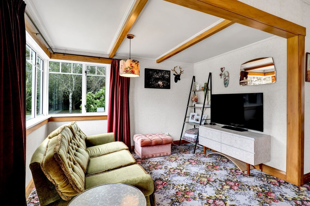 3 Cross Street, Lepperton, New Plymouth - Carousel 2