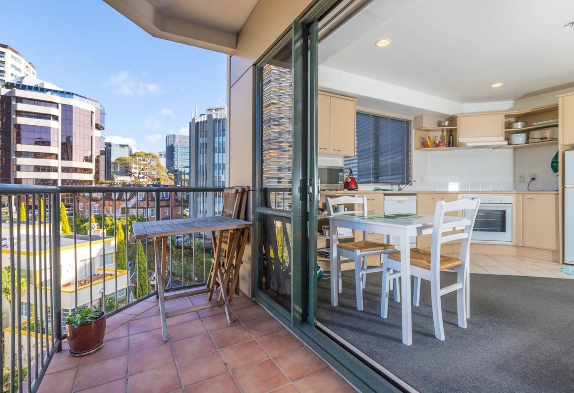 7D/6 Whitaker Place, Grafton, Auckland - Carousel 1