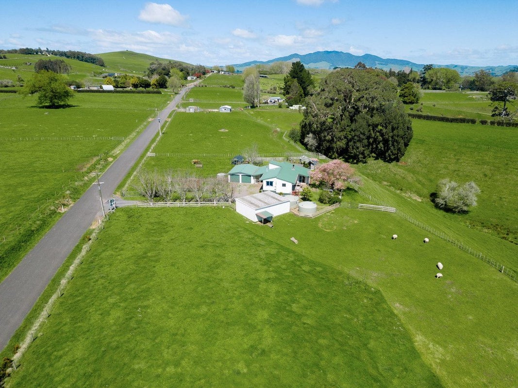 39 Todd Road, Karapiro, Cambridge - Carousel 1