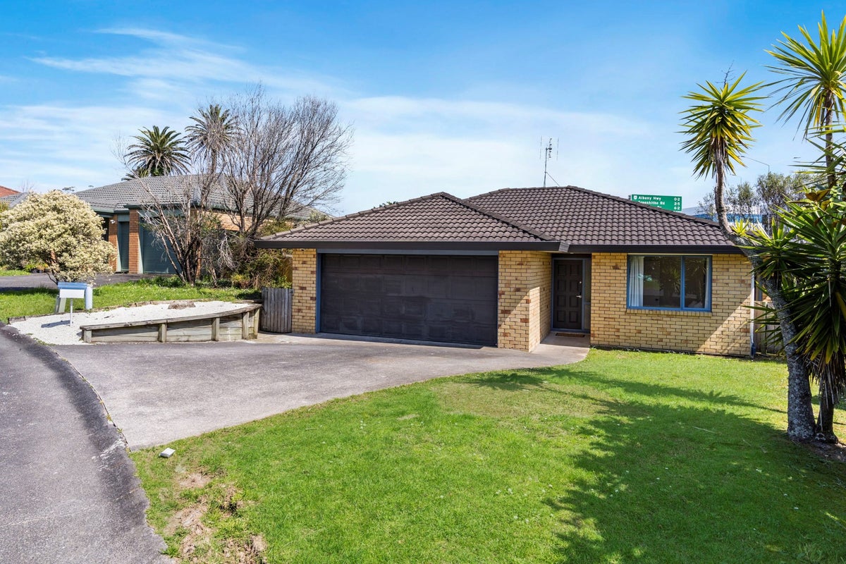90 Bluebird Crescent, Unsworth Heights, Auckland - Carousel 1