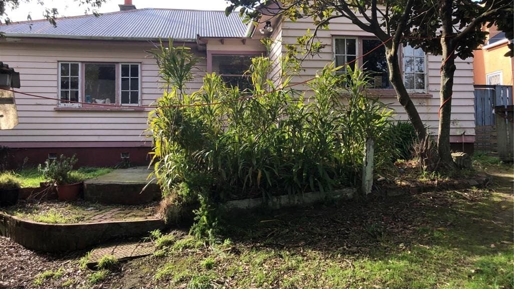 64A Te Wharepouri Street, Berhampore, Wellington - Carousel 1