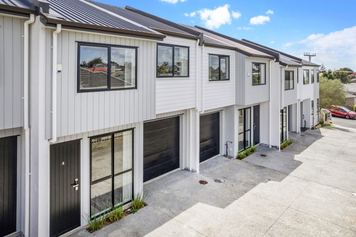 4/60 Kelman Road, Kelston, Auckland - Carousel 2