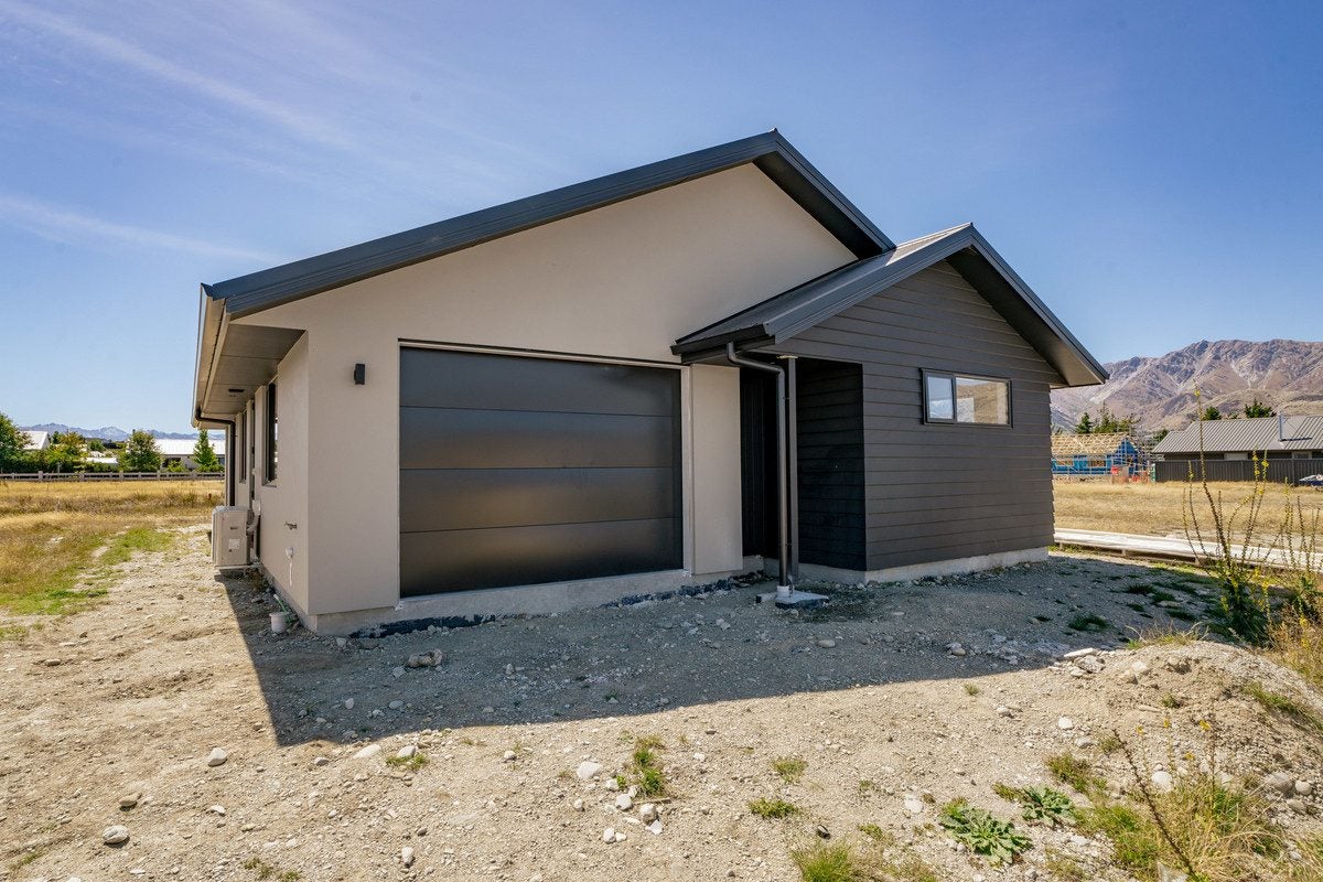 26 Riley Street, LAKE HAWEA - Carousel 12
