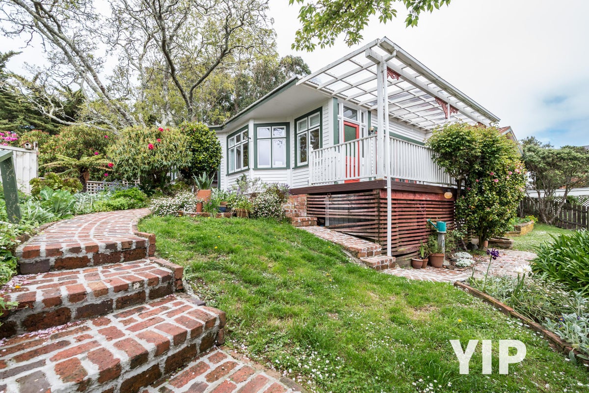 48 Middleton Road, Johnsonville, Wellington - Carousel 2