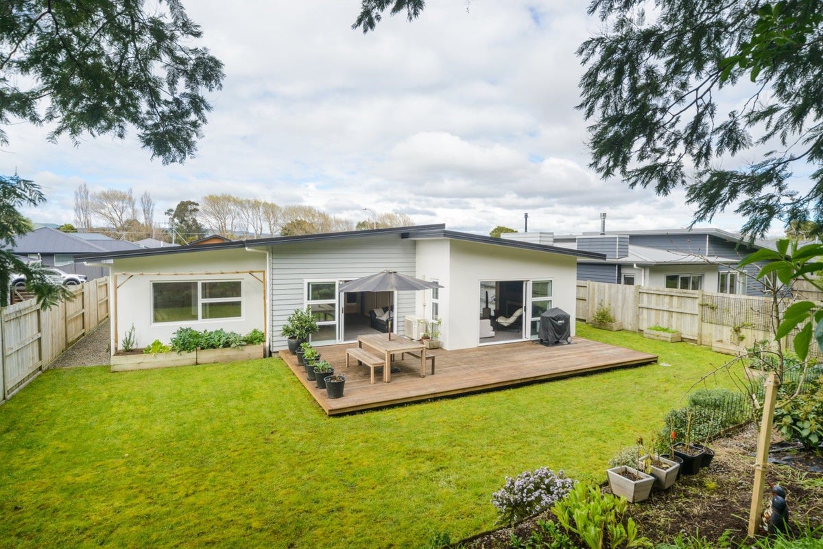 13 Freedom Drive, Kelvin Grove, Palmerston North - Carousel 29