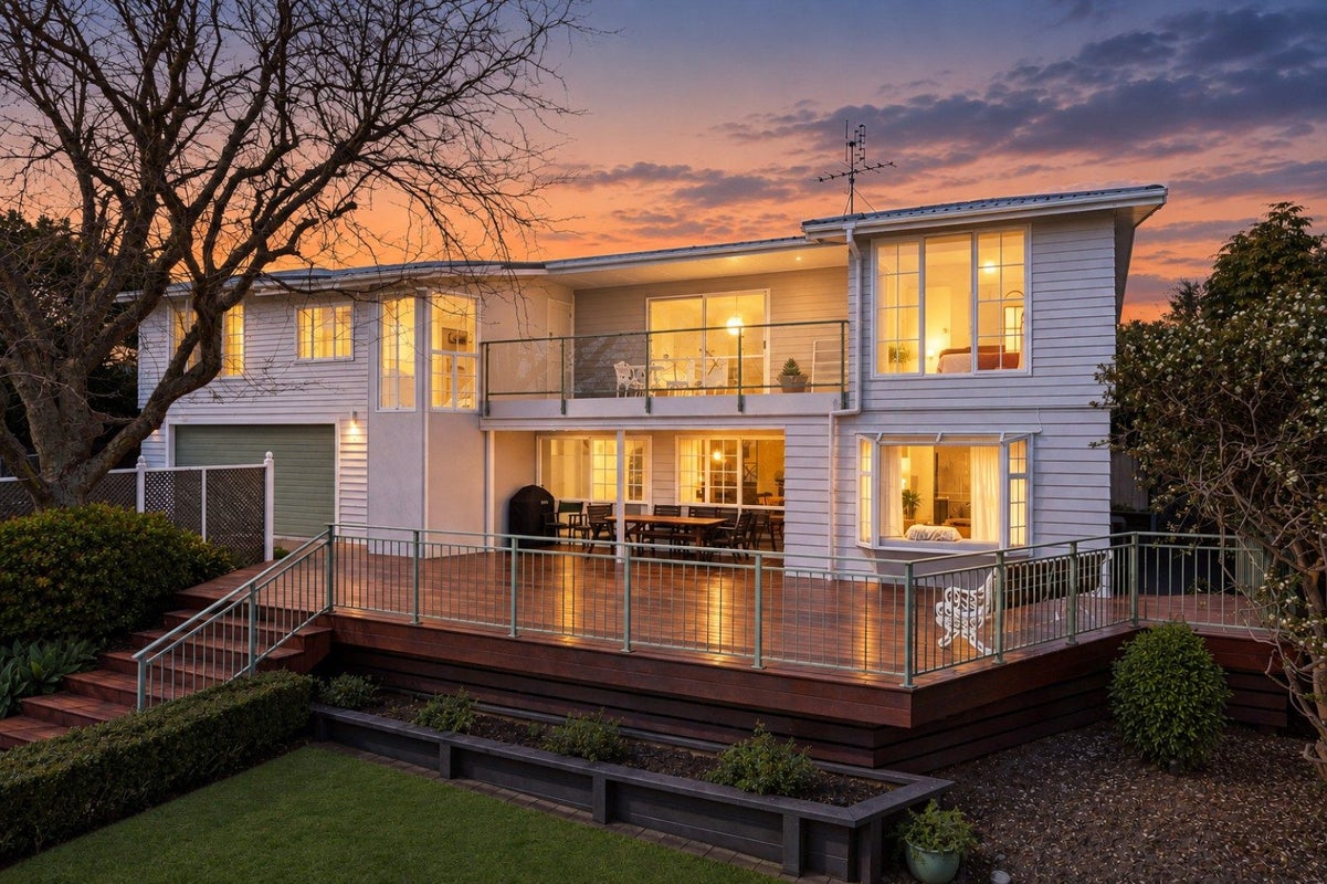 4 Liston Crescent, Cockle Bay, Auckland - Carousel 1