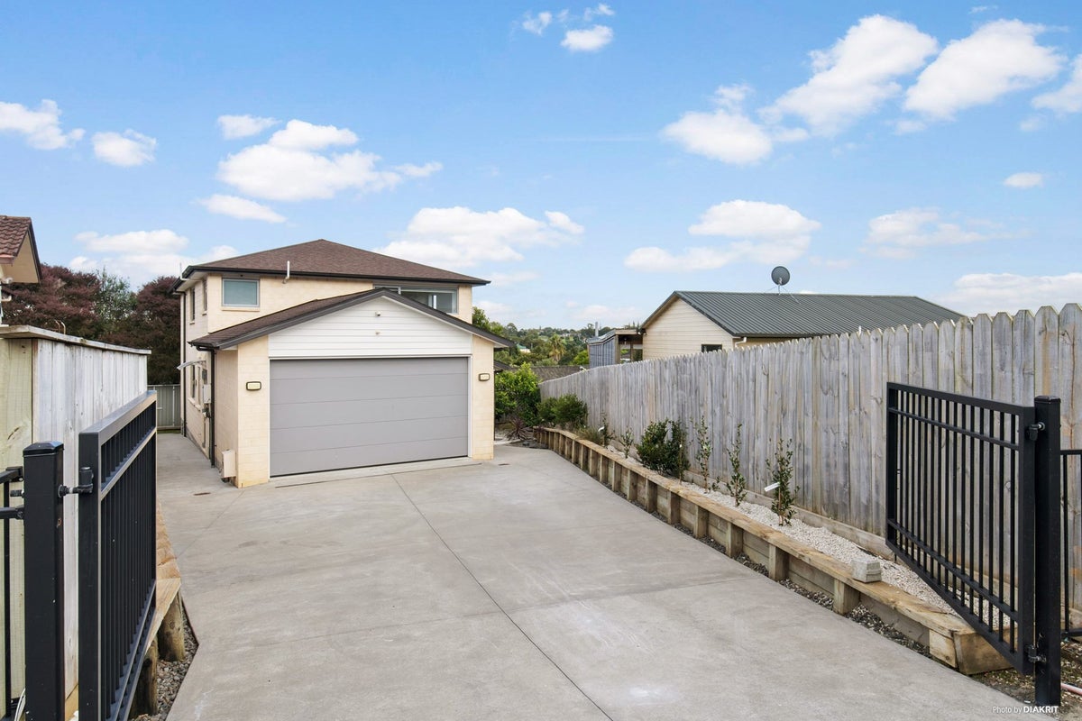 50A Lewisham Street, Highland Park, Auckland - Carousel 2