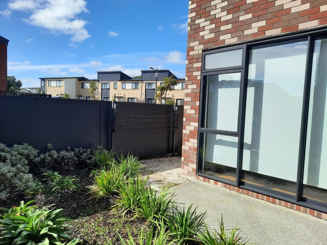 30 Tuhono Street, Manukau Central - Carousel 12