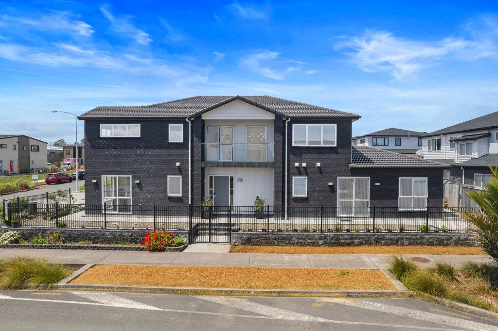 41 Murphys Park Drive, Flat Bush, Auckland - Carousel 1