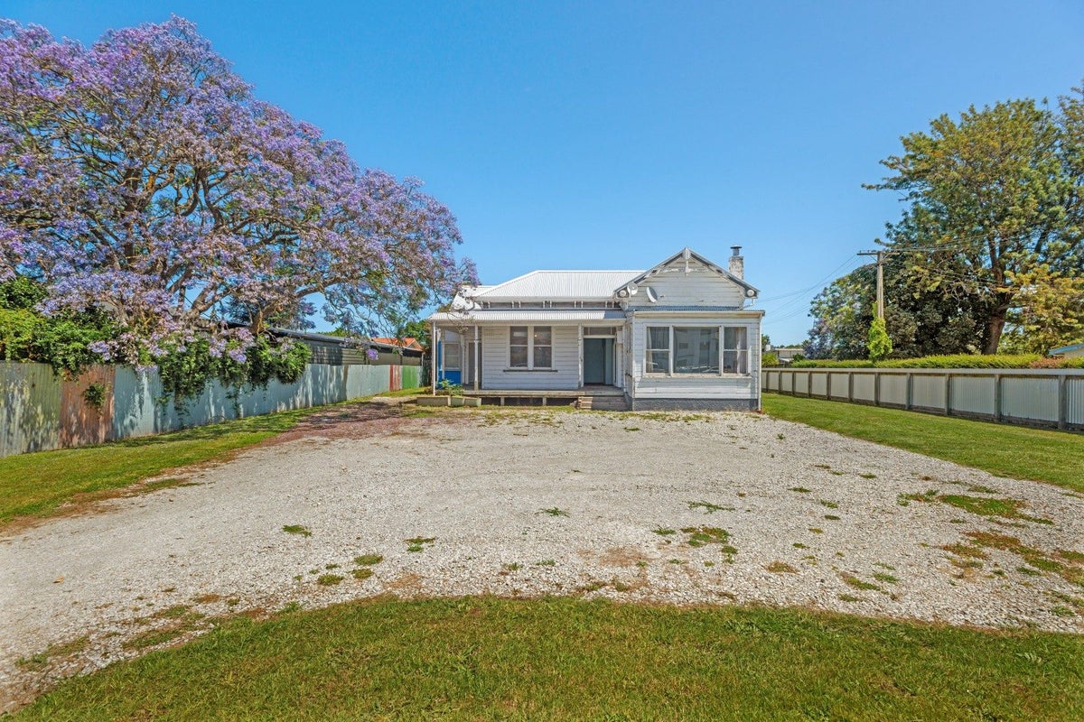 678 GLADSTONE ROAD, Te hapara, Gisborne - Carousel 25