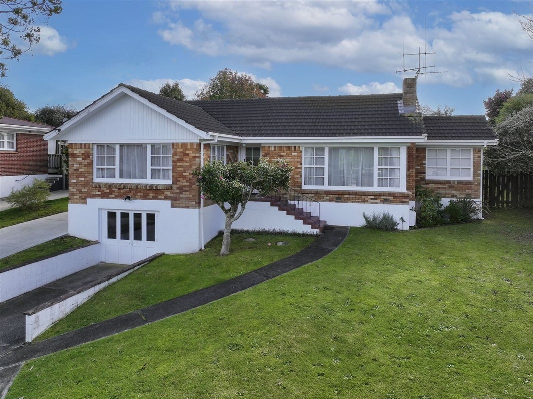 19 McCracken Avenue, Hillcrest, Hamilton - Carousel 1