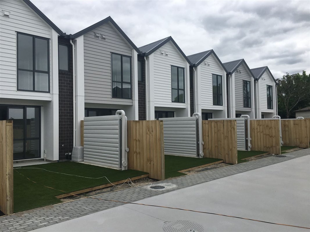 1/12 Frostbite Place, Ranui, Auckland - Carousel 1