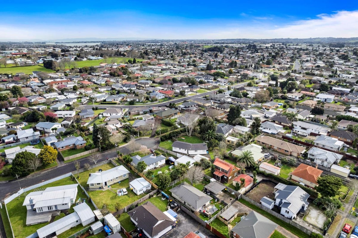 1/57 KELVIN RD, Papakura, Auckland - Carousel 22
