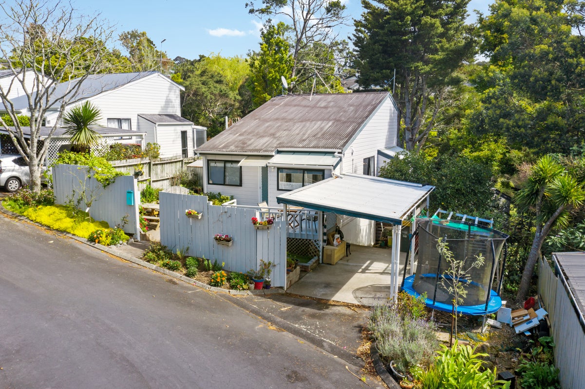 4/24 Beswick Place, Birkdale, Auckland - Carousel 1