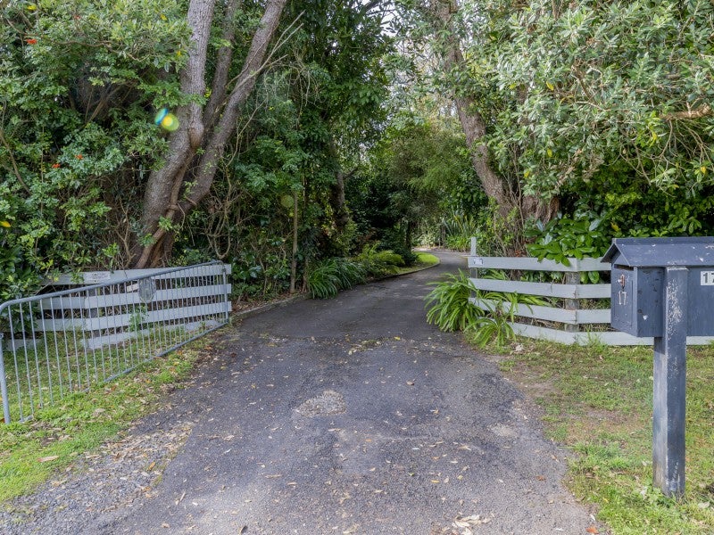 17 Ihaka Hakuene Street, Manakau, Levin - Carousel 1