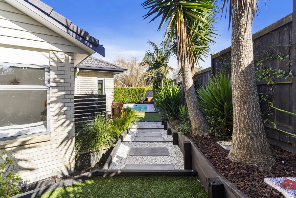 29D Bell Road, Beachlands, Auckland - Carousel 2