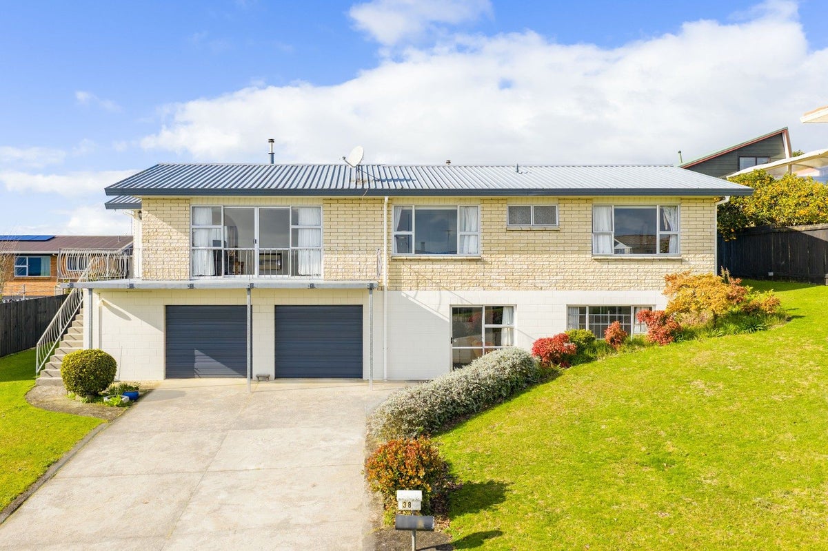 38 Russleigh Drive, Dinsdale, Hamilton - Carousel 1