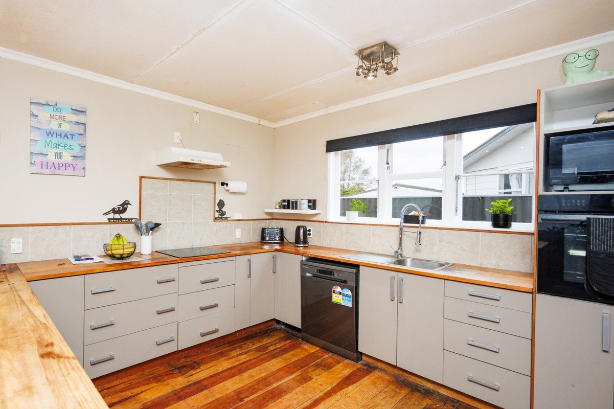 80 Willoughby Street, Halcombe, Feilding - Carousel 2