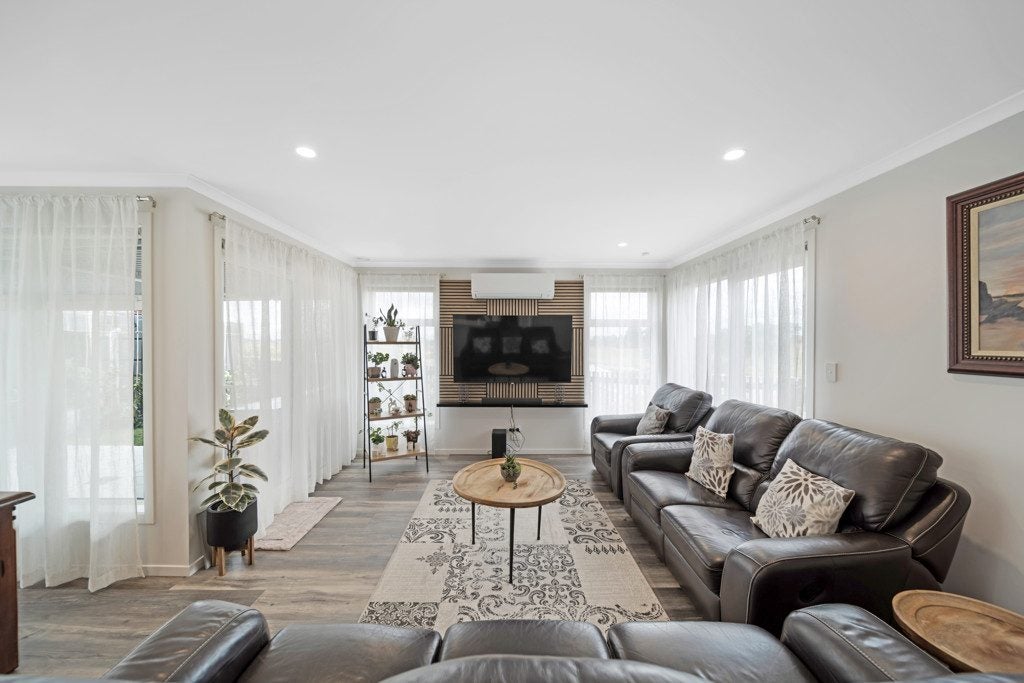 56 Scenic Rise, Rototuna North, Hamilton - Carousel 1