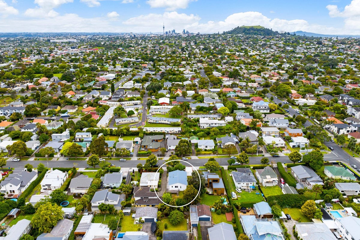 41 Kings Road, Mount Roskill, Auckland - Carousel 9
