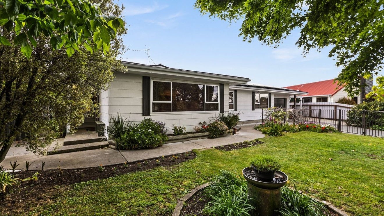 21 Elliott Street, Taradale, Napier - Carousel 1