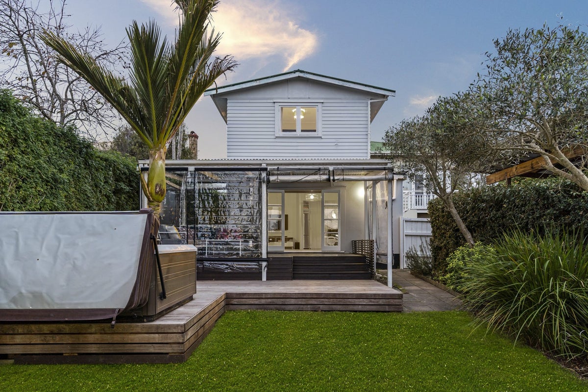 57B Springfield Road, Morningside, Auckland - Carousel 2