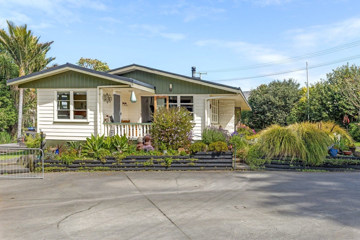 2 Waimata Road, Whataupoko, Gisborne, Gisborne - Carousel 35