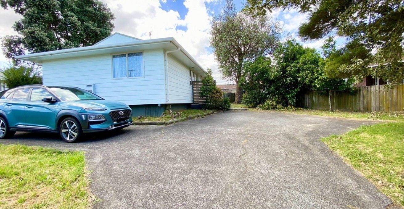 26A Roberts Road, Te Atatu South, Auckland - Carousel 2