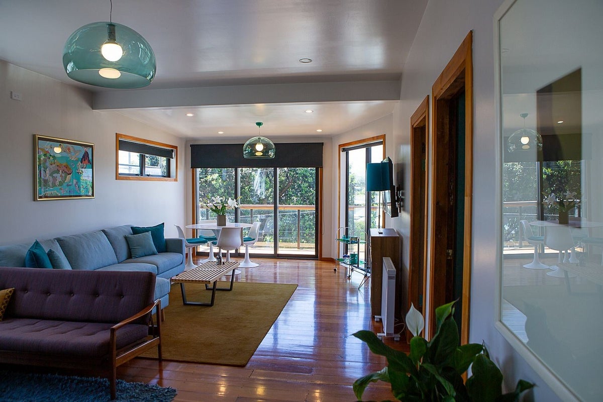 274 Queens Drive, Lyall Bay, Wellington - Carousel 1