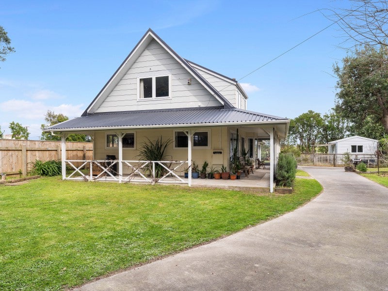 53 Atkinson Avenue, Otaki Beach, Otaki - Carousel 1