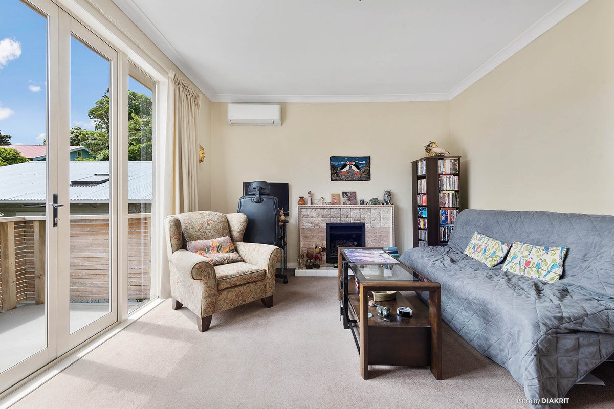 2/69 Sefton Street, Wadestown, Wellington - Carousel 1