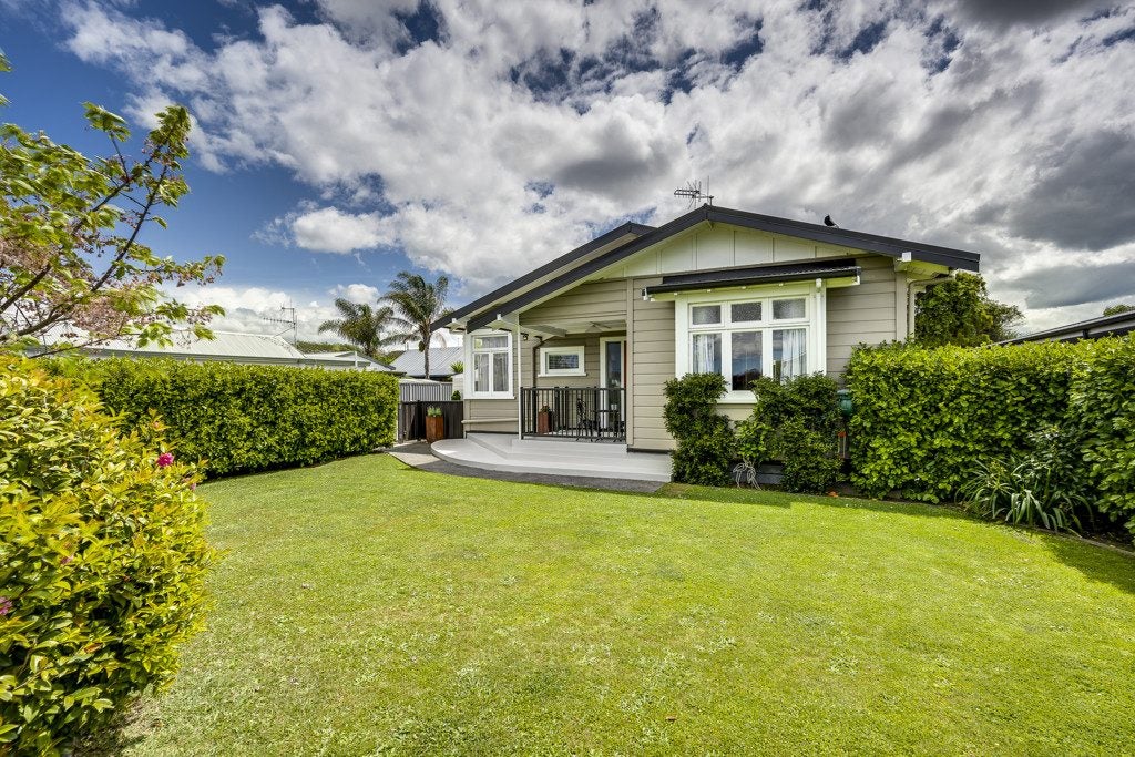 40 Bowling Road, Greenmeadows, Napier - Carousel 1