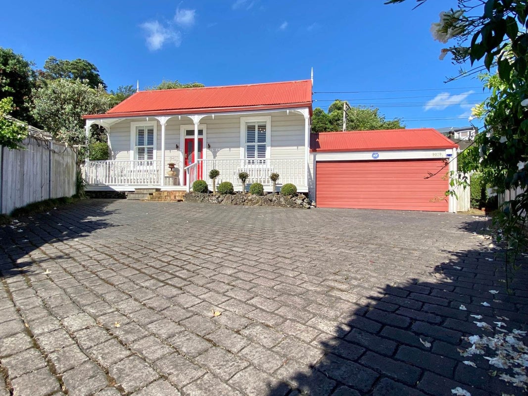 902A Mount Eden Road, Three Kings, Auckland - Carousel 1
