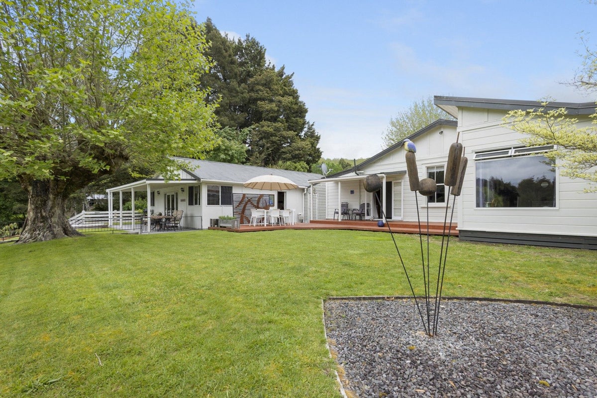 1015 State Highway 4, Manunui, Taumarunui - Carousel 1