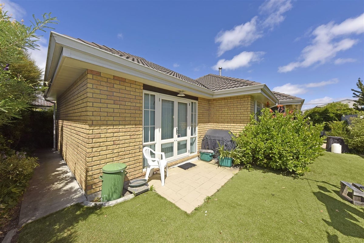 22 Newnham Terrace, Upper Riccarton, Christchurch - Carousel 1