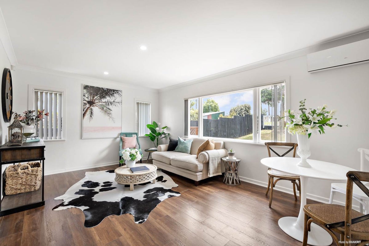 61 Awaroa Road, Sunnyvale, Auckland - Carousel 2