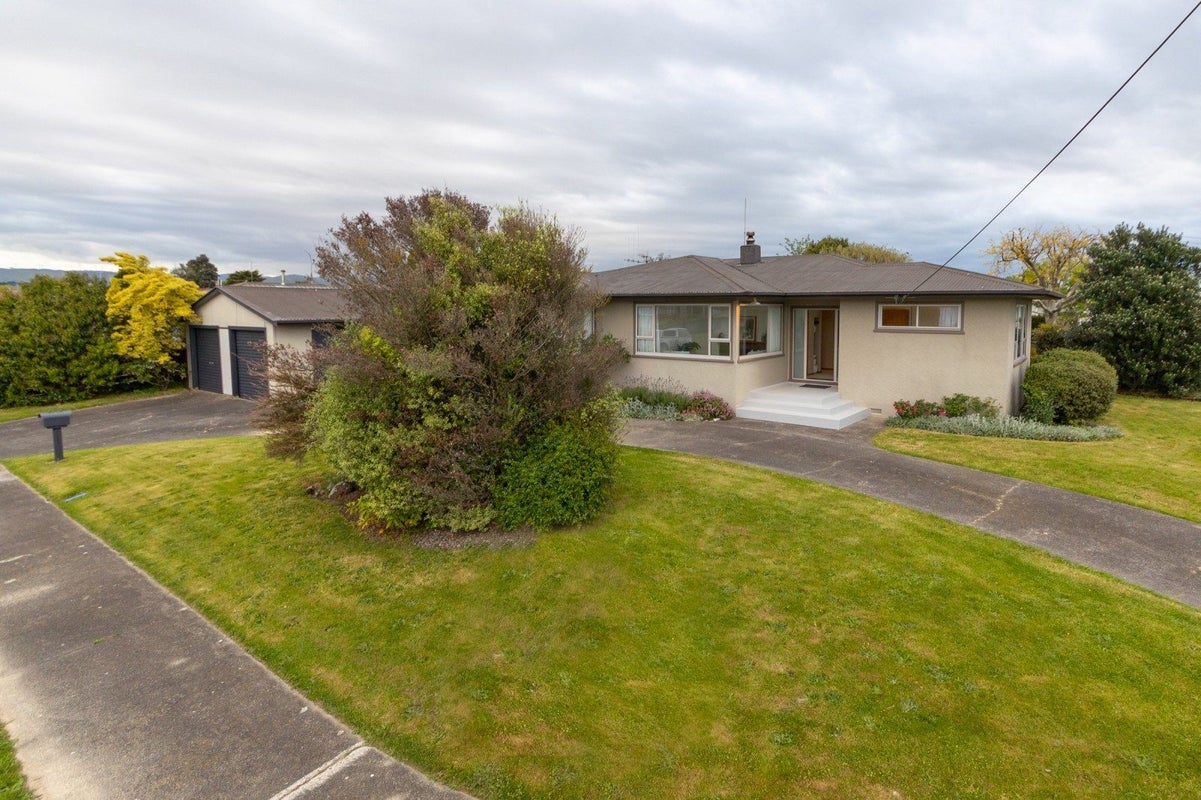 7 Nairn Crescent, Awapuni, Palmerston North - Carousel 24