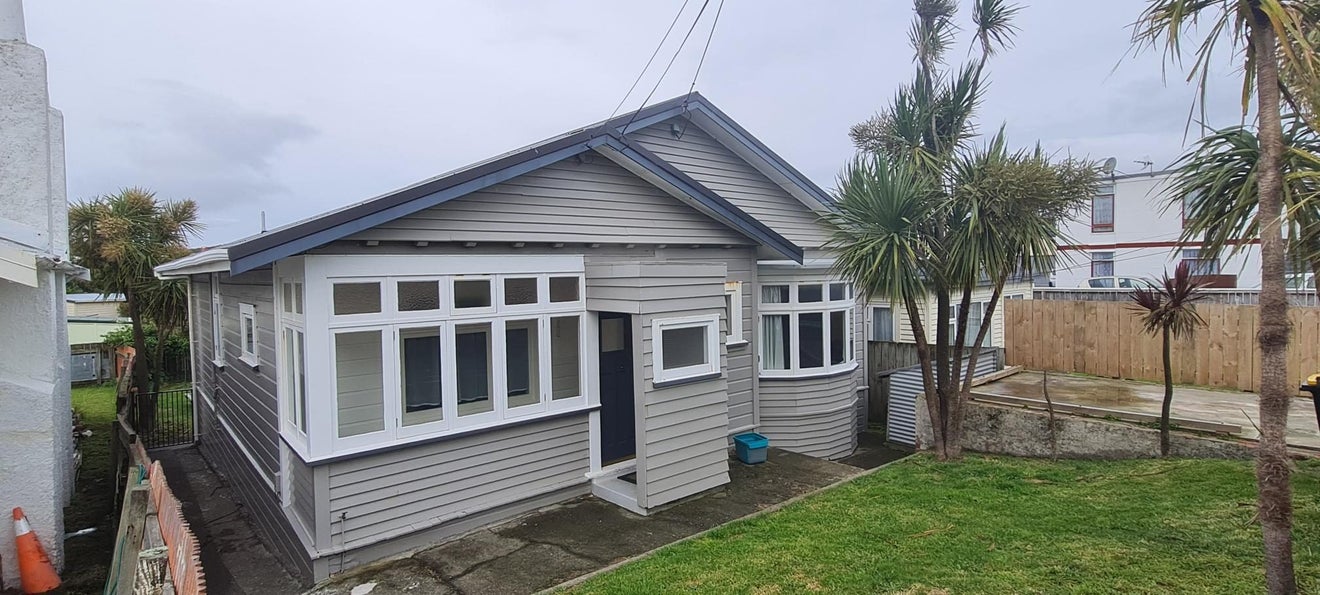237 Coutts Street, Rongotai, Wellington - Carousel 1