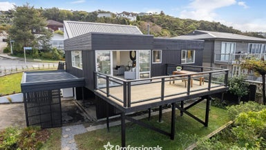 2 Stanhope Grove, Korokoro, Lower Hutt - Carousel 1