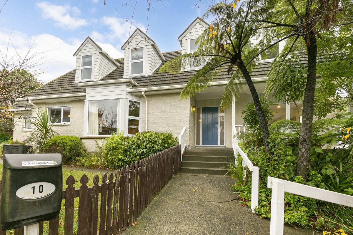 10 Malda Grove, Khandallah, Wellington - Carousel 2