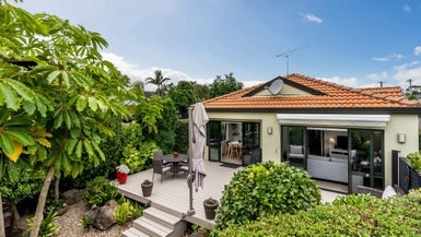 2/19 Trafalgar Road, Milford, Auckland - Carousel 1