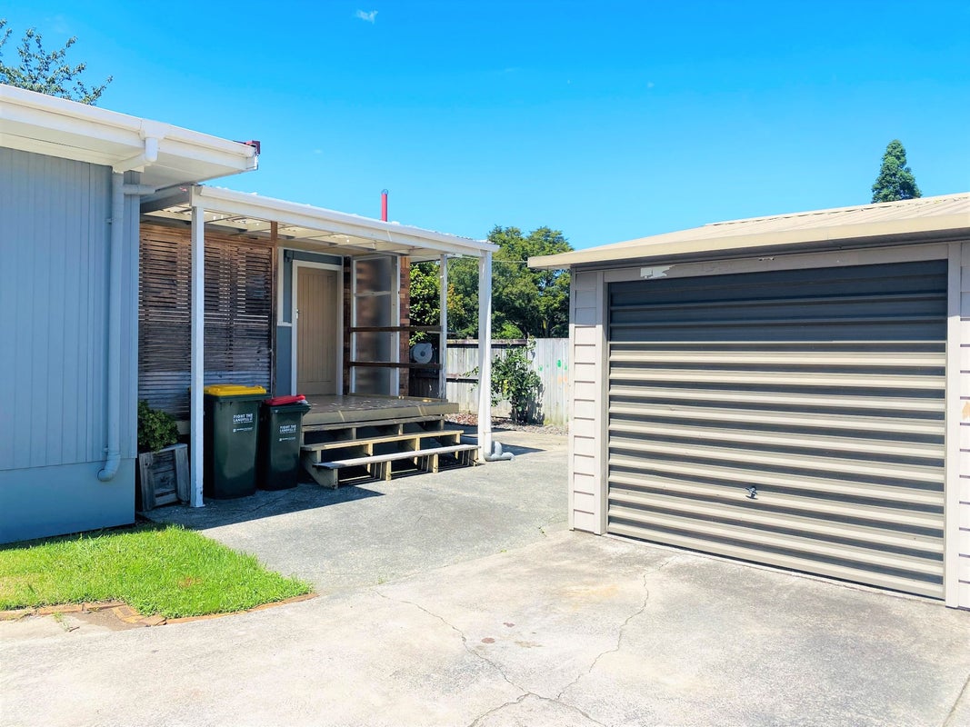 269 Clarkin Road, Fairfield, Hamilton - Carousel 11