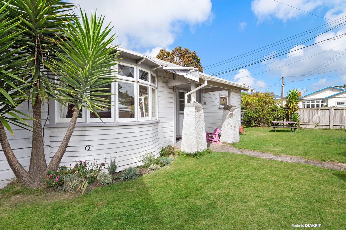 125 Derwent Street, Island Bay, Wellington - Carousel 2