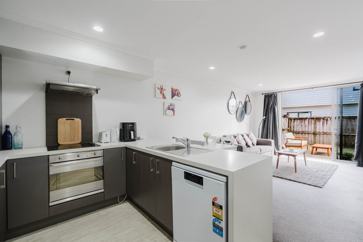9D Denver Place, Hamilton East, Hamilton - Carousel 2